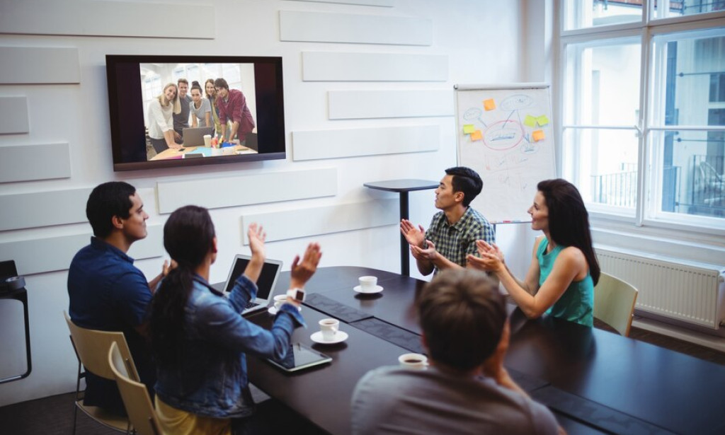 How Interactive Flat Panel Display Has Helped the Education Field?