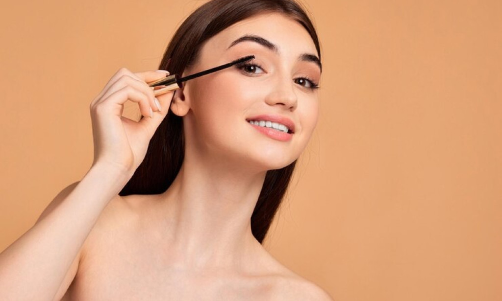 Which Eyeliner is Best Liquid or Pencil?