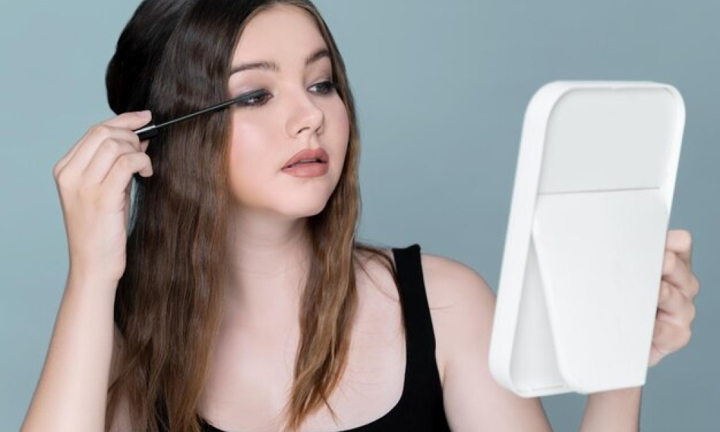 How to Use Eyelash Applicator Tool?