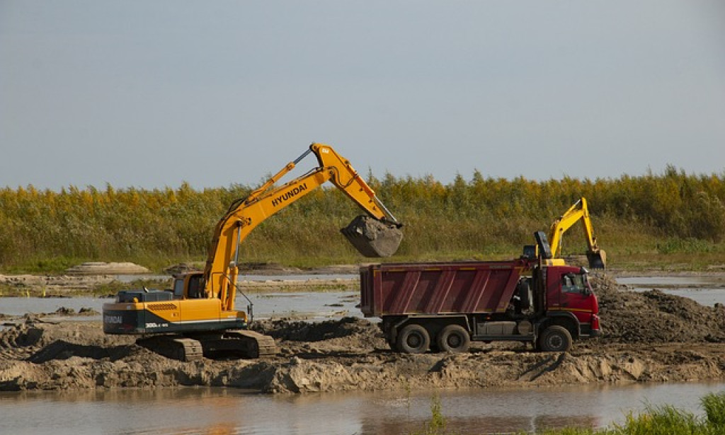 The Importance of Regular Maintenance for Dump Trucks: How BedLock Products Contribute