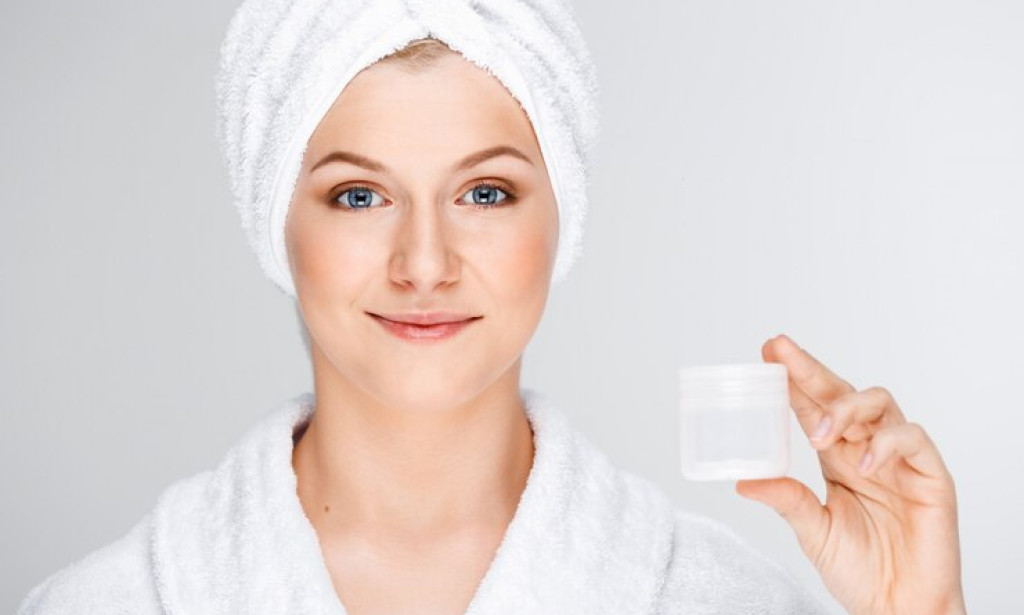 How Do You Use a Hyaluronic Cleanser?