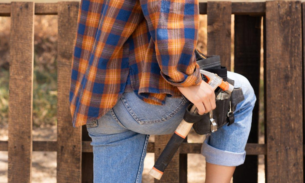 Aluminum, Wood, or Vinyl? Choosing the Best Fence for Your South Jersey Property