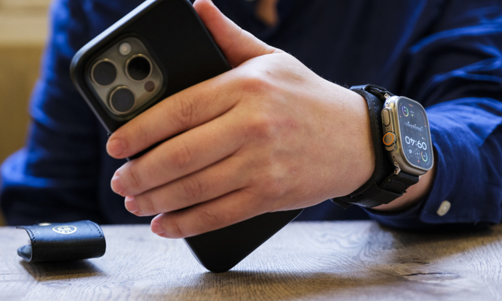 Garstin 1871 Launches Heritage-Inspired Apple Watch Straps in Three Timeless Colours