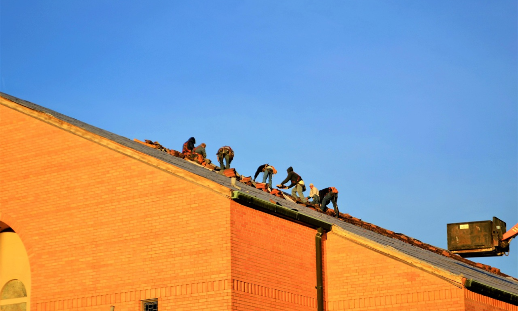 How Climate Impacts Roofing Longevity in the Pacific Northwest
