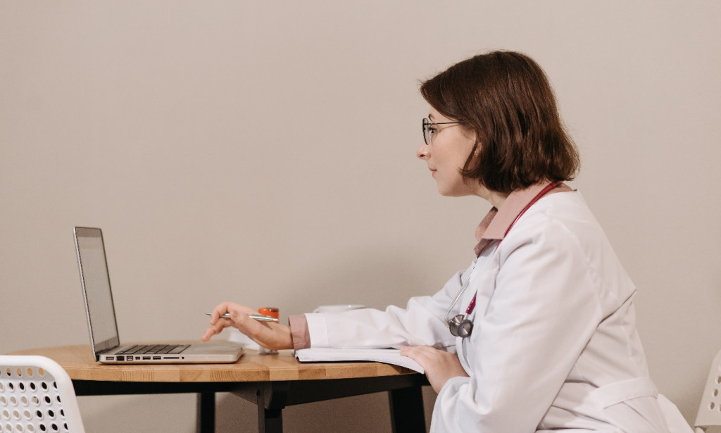 Managing Routine Ailments: The Efficiency of Asynchronous Clinical Reviews for Busy Modern Adults