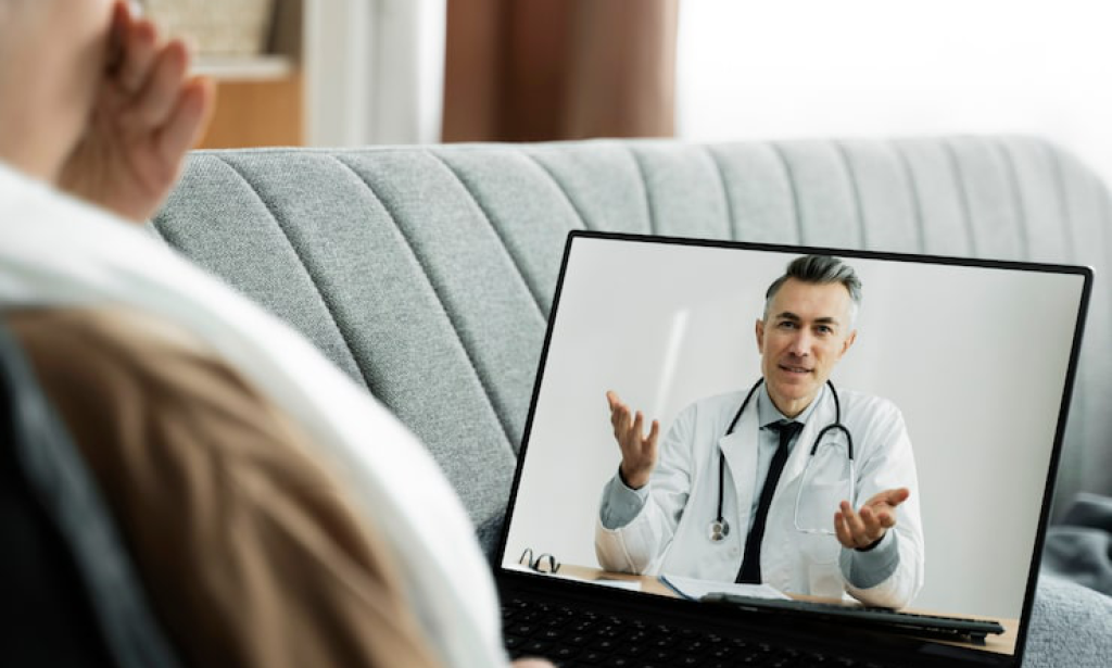 Why Online Healthcare Is Becoming a Preferred Option for Many Adults